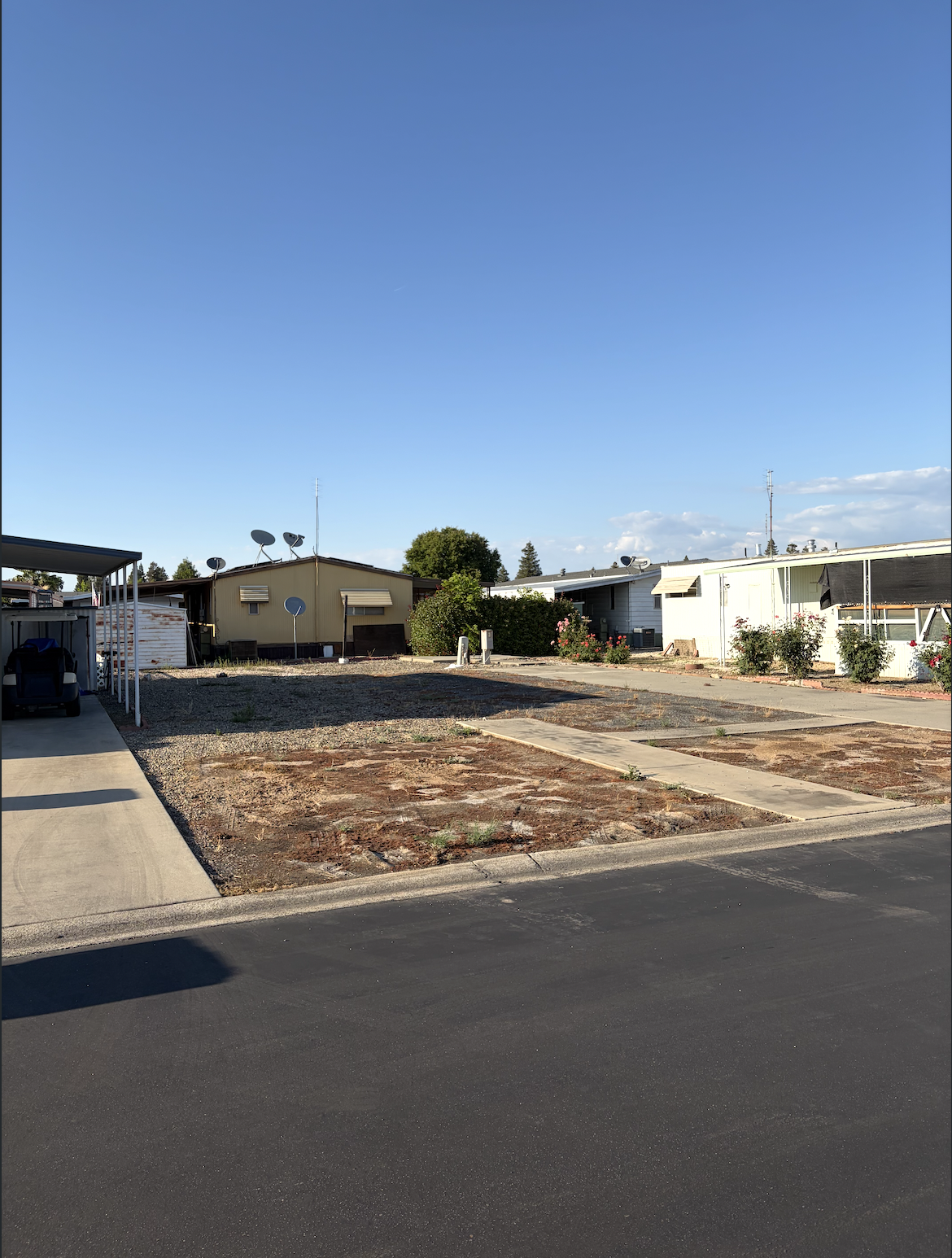 Available space at Rancho Exeter Mobile Home Park